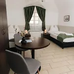 River Apartmanhaz * Jászberény