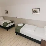 River Apartmanhaz *