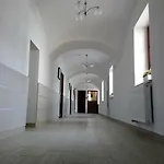 River Apartmanhaz *