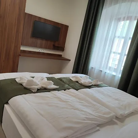 River Apartmanhaz Апартаменты