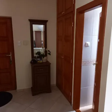 River Apartmanhaz * Jaszbereny