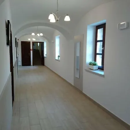 River Apartmanhaz * Jaszbereny